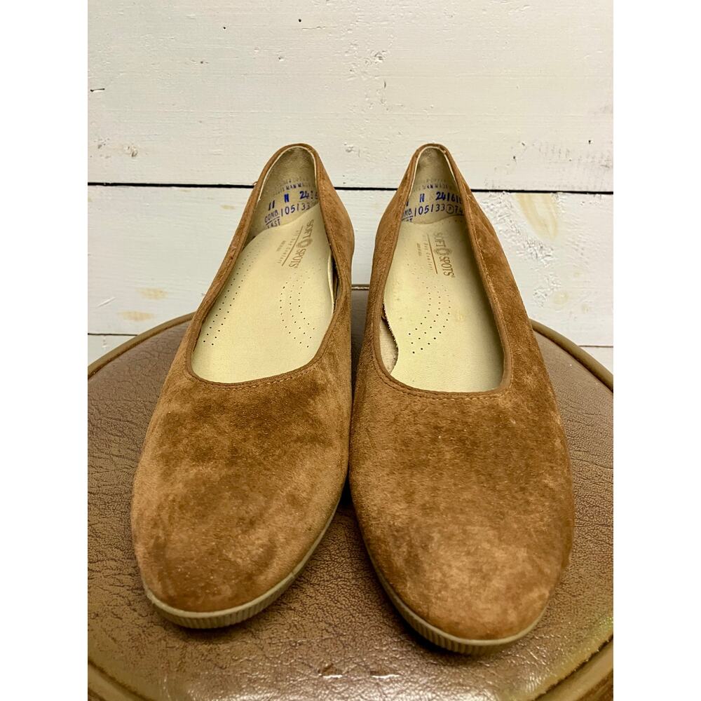 Softspots Brown Close Toed Wedges Woman’s Size 11.